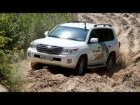 Тест-драйв Toyota Land Cruiser 200 2015 в песках от Александра Михельсона